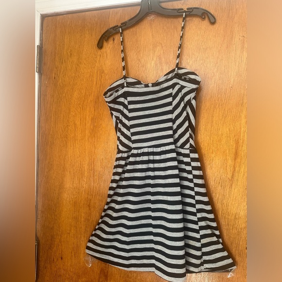 Licorice Summer Dress Sz M Spagetti Strap Striped Print Boho Style Zip Front - Picture 3 of 11